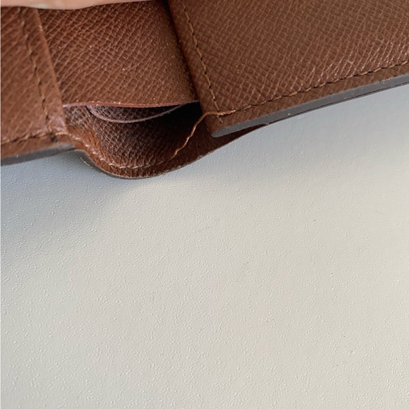 Used Louis Vuitton Multiple Wallet in Monogram - Picture 8 of 12